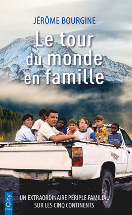 Couv Le tour du monde en famille